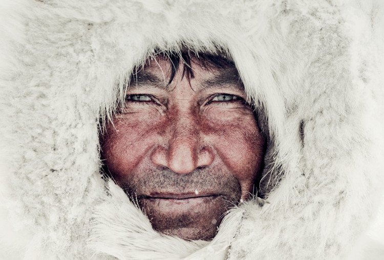 Mężczyzna z ludu Nieńców (Syberia), fot. Jimmy Nelson