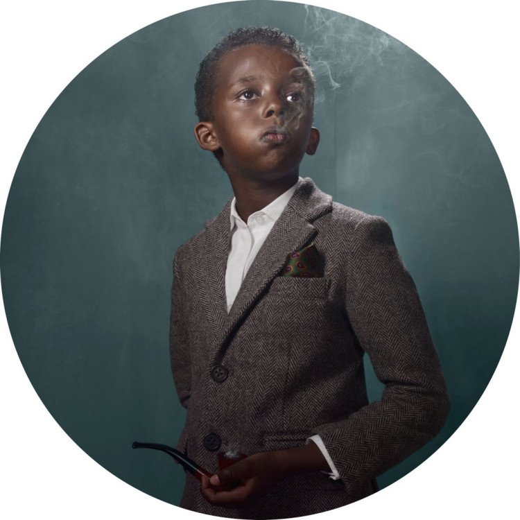 fot. Frieke Janssens portrety dzieci z papierosem